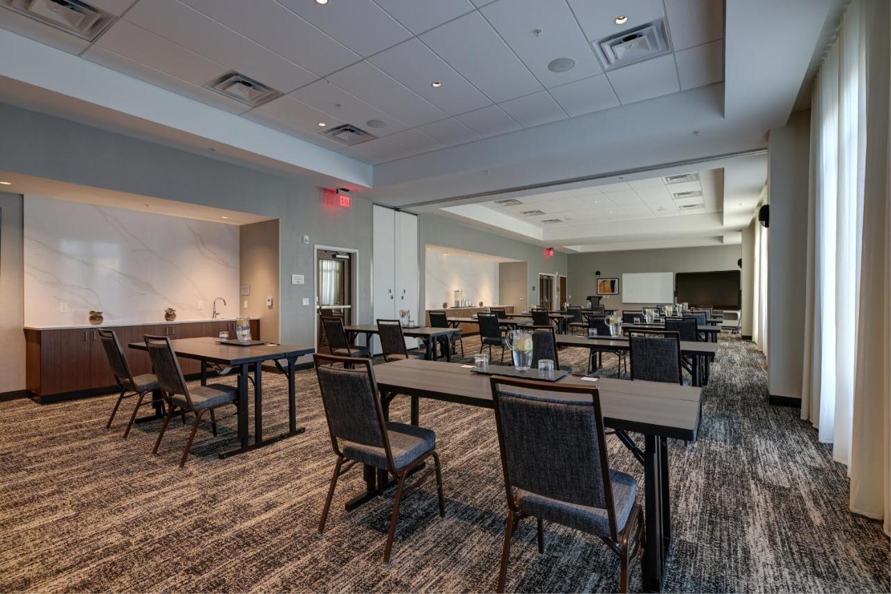 Courtyard By Marriott Iowa City University Heights Exterior foto